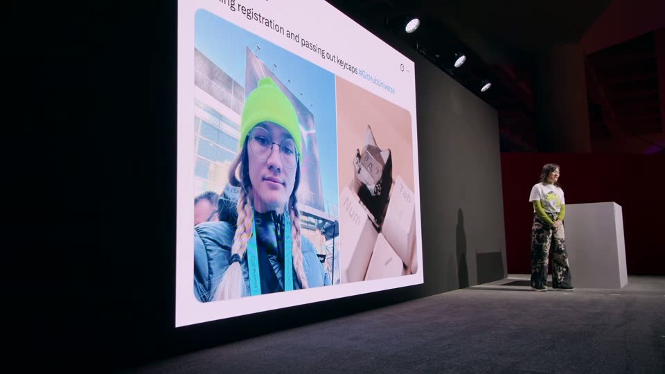 现场注册与发放键帽的照片